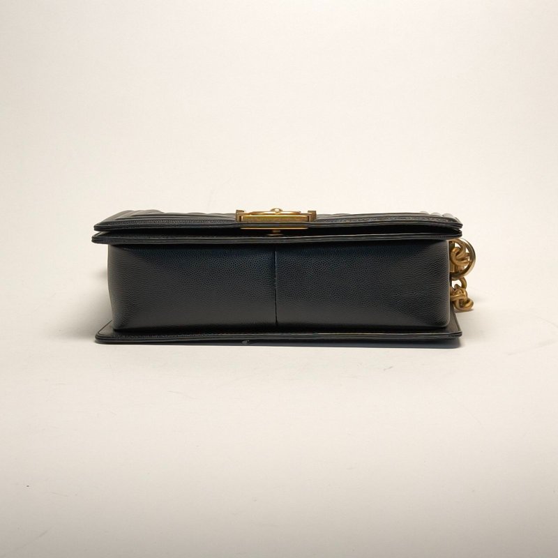 CHANEL Leboy中號25黑色荔枝牛皮25開金扣菱格紋肩背包-4