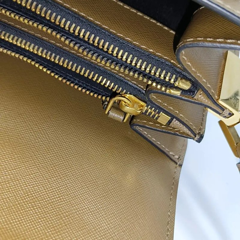 MARNI Trunk 中號 棕色牛皮單肩包-8