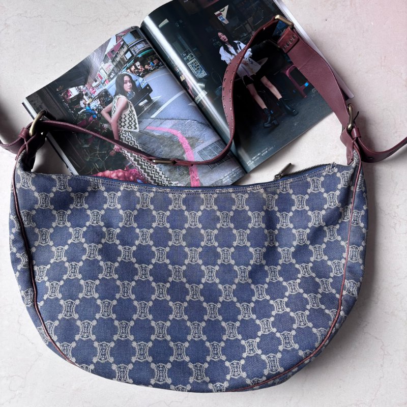 ::Celine:: 經典凱旋門 花紋單寧彎月包 斜背包 肩背包 hobo Pre-Owned 2010 Macadam Denim Crossbody-1