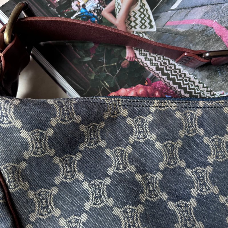 ::Celine:: 經典凱旋門 花紋單寧彎月包 斜背包 肩背包 hobo Pre-Owned 2010 Macadam Denim Crossbody-15