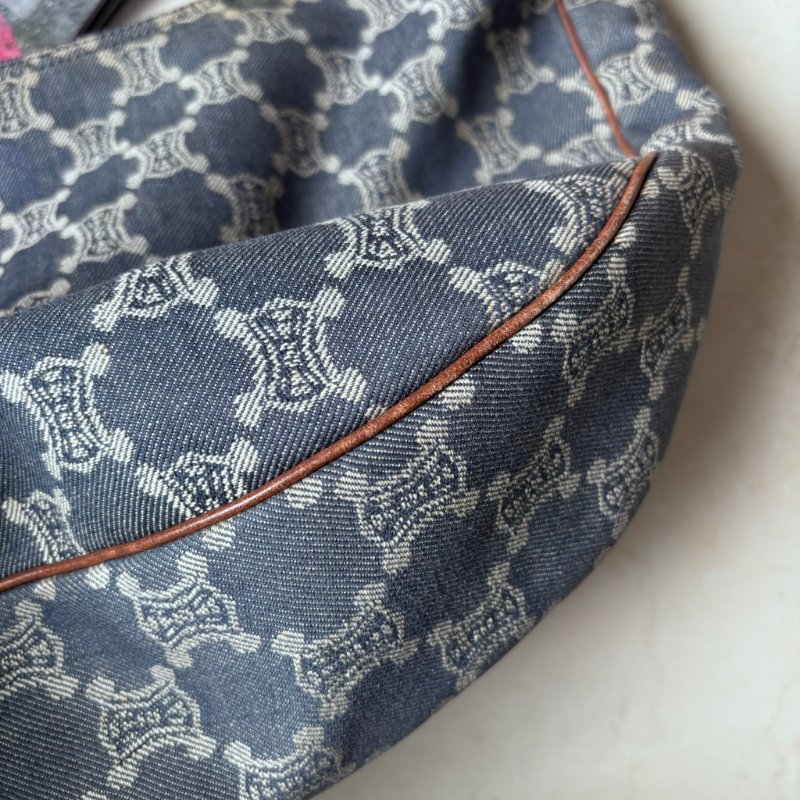 ::Celine:: 經典凱旋門 花紋單寧彎月包 斜背包 肩背包 hobo Pre-Owned 2010 Macadam Denim Crossbody-22