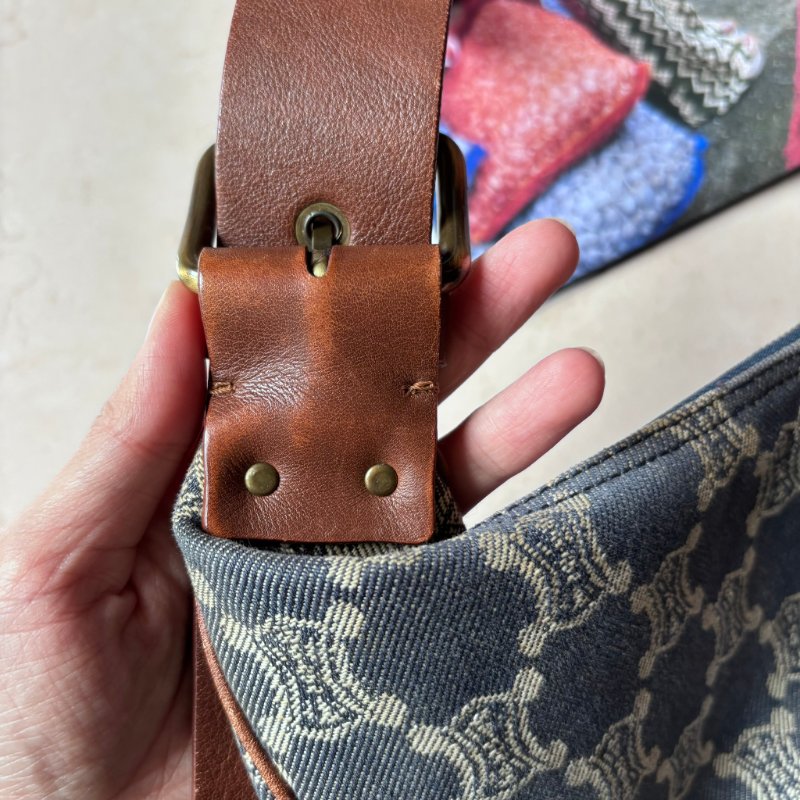 ::Celine:: 經典凱旋門 花紋單寧彎月包 斜背包 肩背包 hobo Pre-Owned 2010 Macadam Denim Crossbody-33