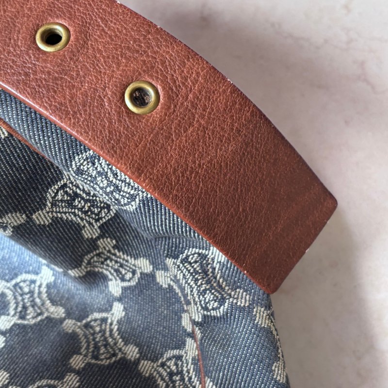 ::Celine:: 經典凱旋門 花紋單寧彎月包 斜背包 肩背包 hobo Pre-Owned 2010 Macadam Denim Crossbody-39