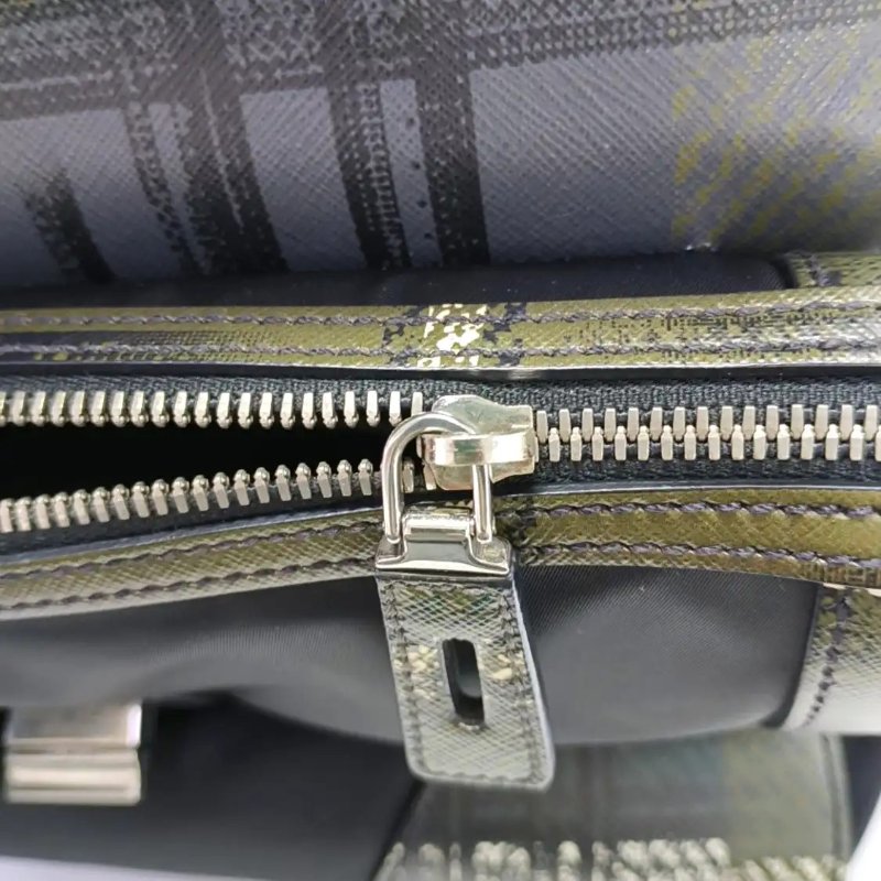 PRADA 黑色織物印花手提包 銀色五金-7