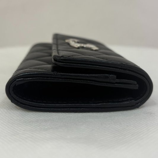 CHANEL黑羊皮銀Logo星星釦式卡包-5