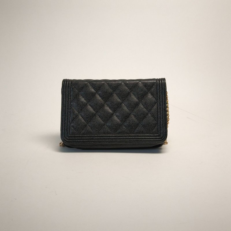 CHANEL LeboyWOC19黑色荔枝牛皮28開金扣菱格紋肩背包-1