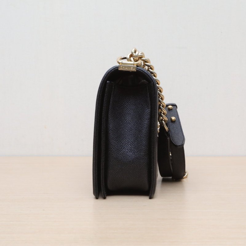 CHANEL Leboy中大號28黑色荔枝牛皮23開金扣菱格紋肩背包-2