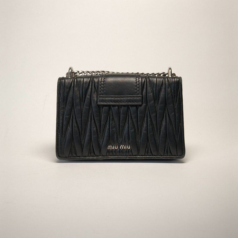 MIU MIU 黑色羊皮銀扣太陽花水鑽裝飾鏈條包肩背包-1