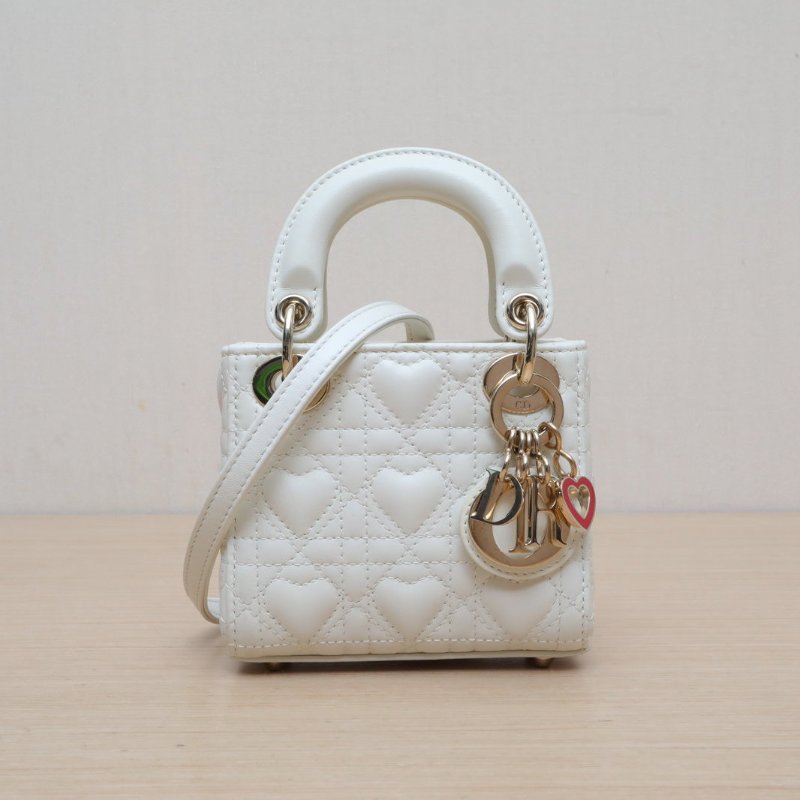 DIOR Lady戴妃包超迷你12白色羊皮金扣2021肩背包-1