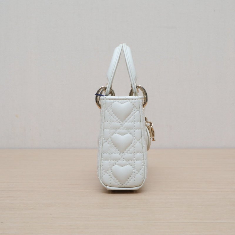 DIOR Lady戴妃包超迷你12白色羊皮金扣2021肩背包-3