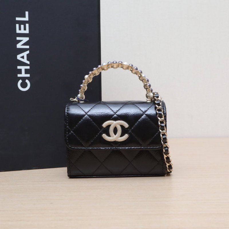 CHANEL 黑色牛皮鐳射標金扣24p珍珠手柄miniwoc肩背包-0