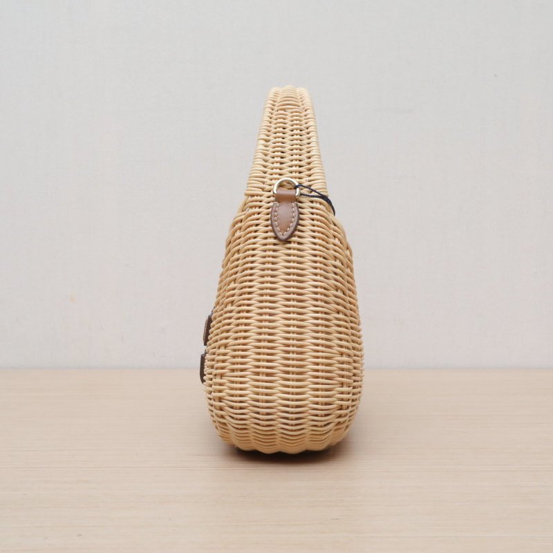 MIU MIU 米色草編金扣hobo新款刺繡刻字徽標編織手提斜挎包肩背包-2