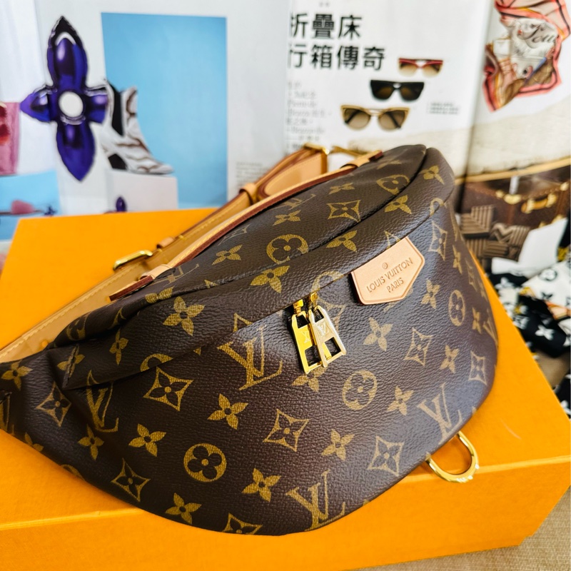 ✨售 二手真品    LOUIS VUITTON LV M43644 經典Monogram 拉鍊腰包/斜背包-16