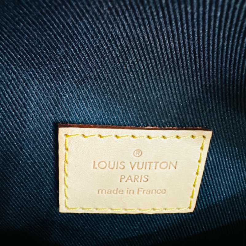 ✨售 二手真品    LOUIS VUITTON LV M43644 經典Monogram 拉鍊腰包/斜背包-19