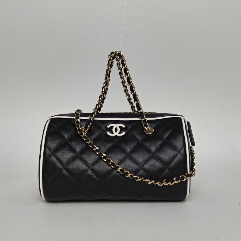 CHANEL 黑白羊皮鐳射標淺金扣25P漫畫系列保齡球包鏈條包肩背包-1
