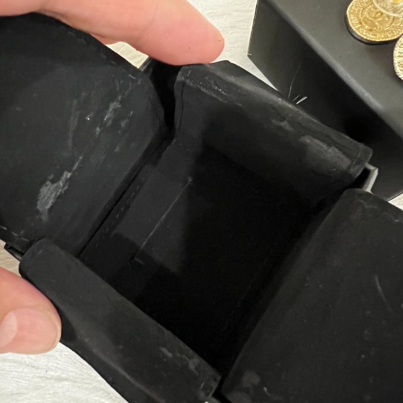 香奈兒CHANEL復古金色錢幣款針式耳環-1