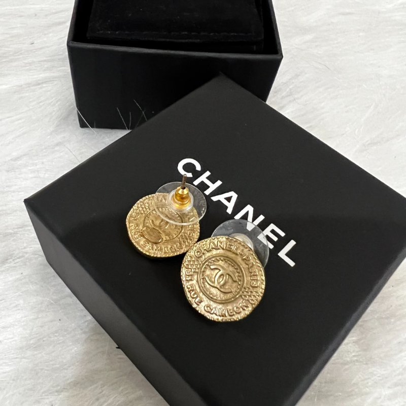 香奈兒CHANEL復古金色錢幣款針式耳環-3