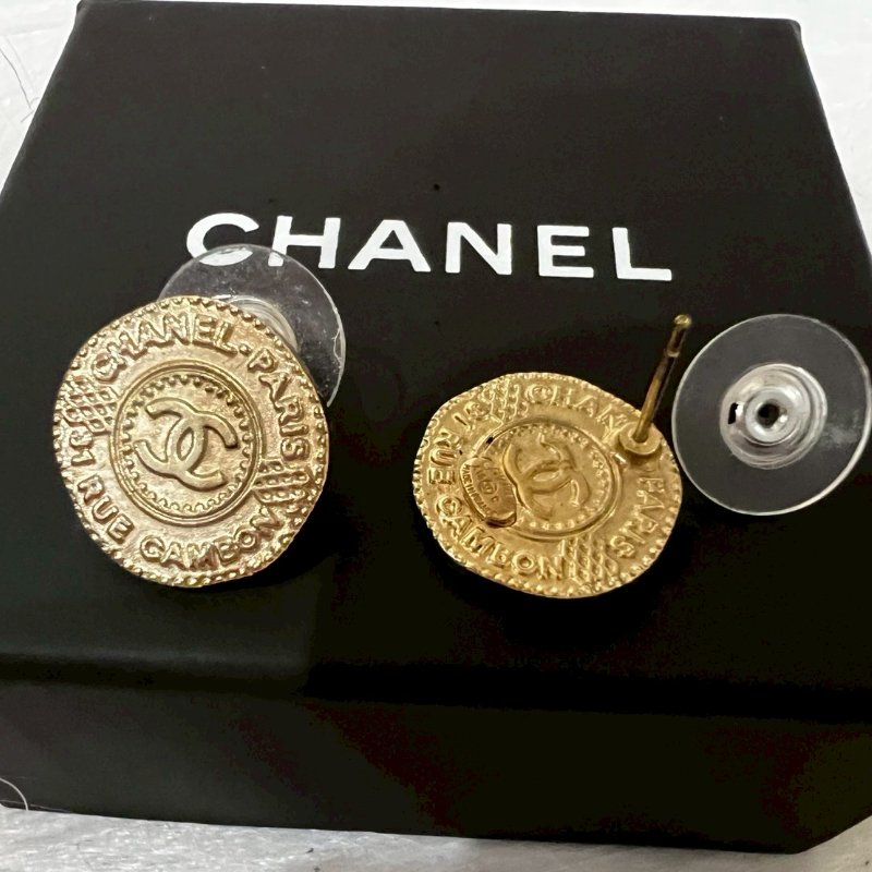 香奈兒CHANEL復古金色錢幣款針式耳環-4
