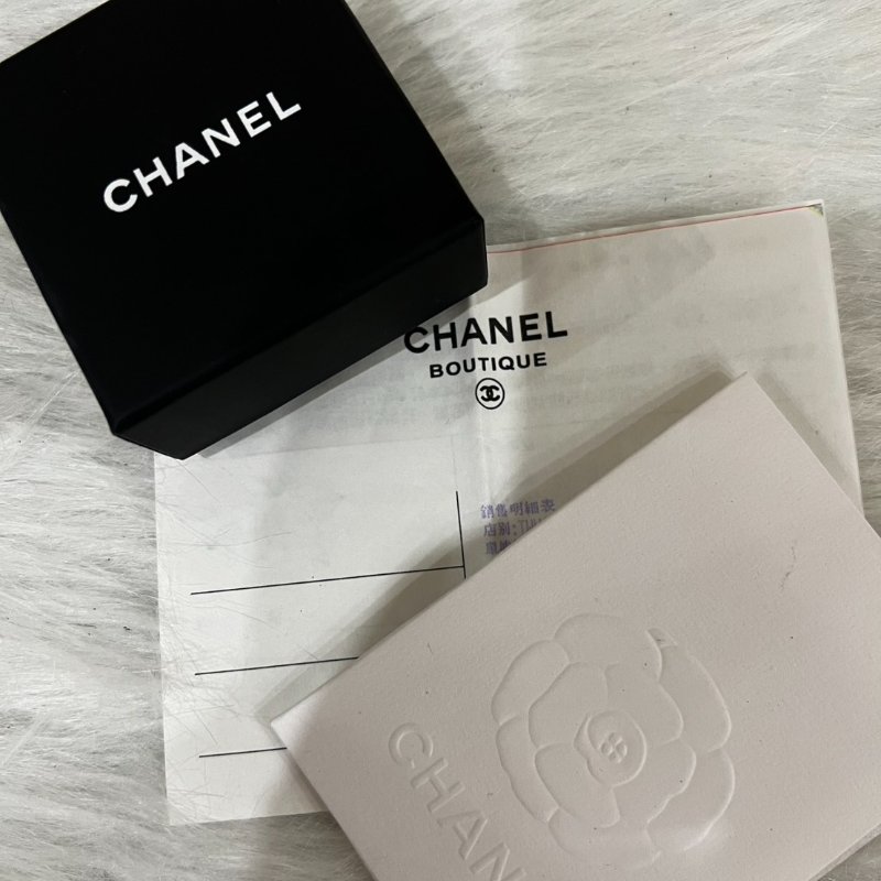 香奈兒CHANEL復古金色錢幣款針式耳環-5