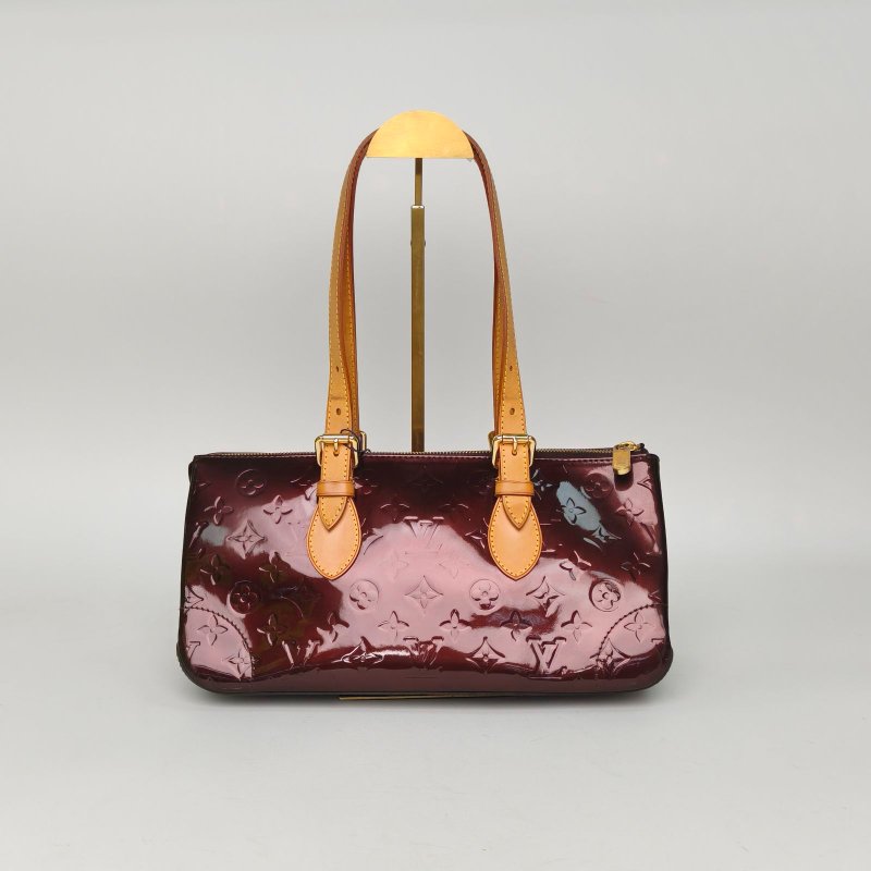 LOUIS VUITTON 車厘子紅漆皮中古三角腋下包肩背包-1