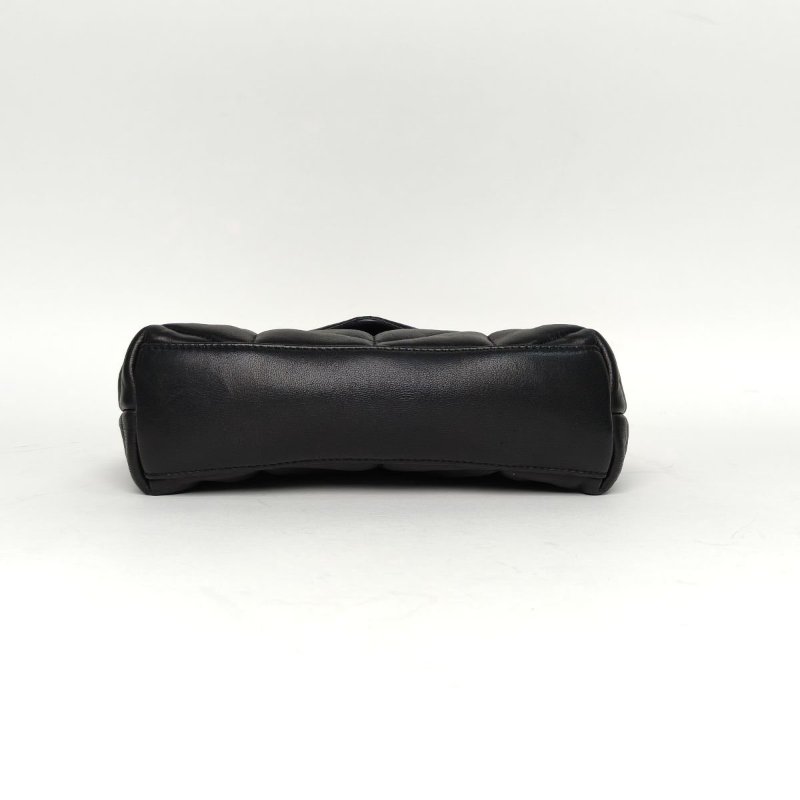 SAINT LAURENT Puffer雲朵包Mini23黑色羊皮金扣肩背包-4