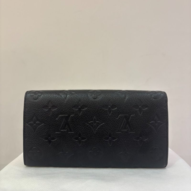 LV黑牛皮壓紋 Sarah 釦式長夾-1