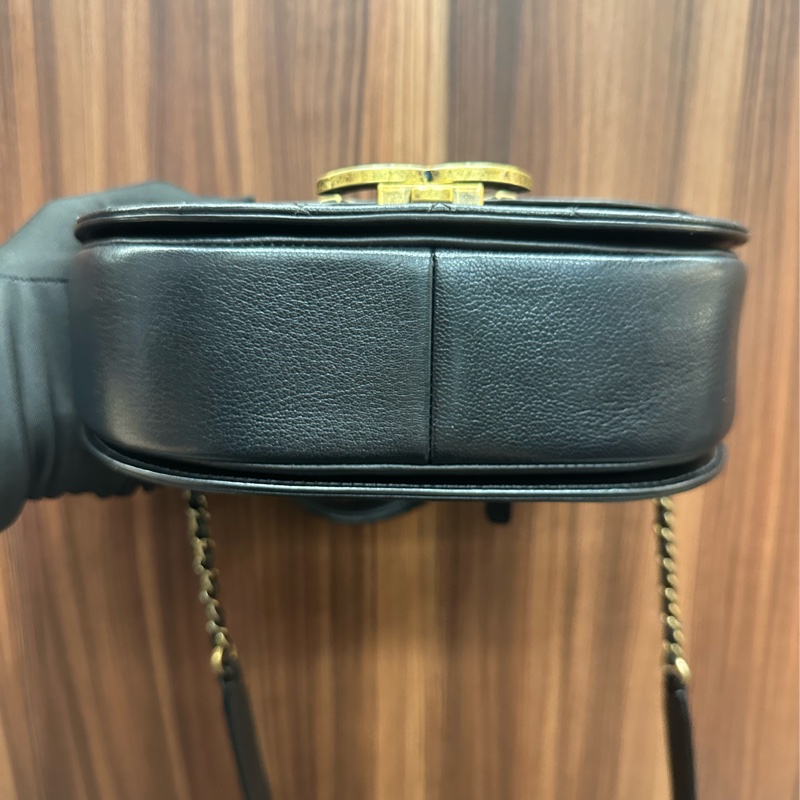 Chanel 黑牛皮霧金黑雙C下蓋CoCo Carve後拉鍊口袋手提斜背馬鞍包-3