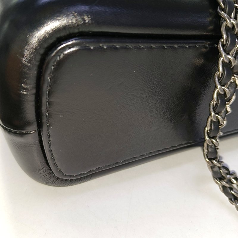 CHANEL GABRIELLE 中號黑色牛皮絎縫V紋流浪包-9