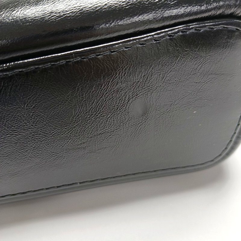 CHANEL GABRIELLE 中號 黑色牛皮菱格紋絎縫流浪包-10