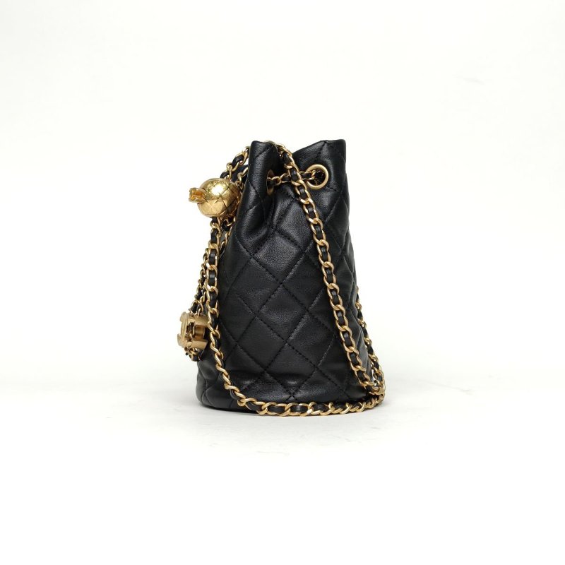 CHANEL 22SS抽繩水桶包12黑色羊皮晶片開金扣金球調節扣肩帶肩背包-2