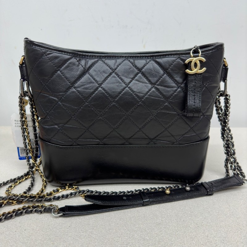 CHANEL GABRIELLE 中號 黑色金扣牛皮菱格紋-0