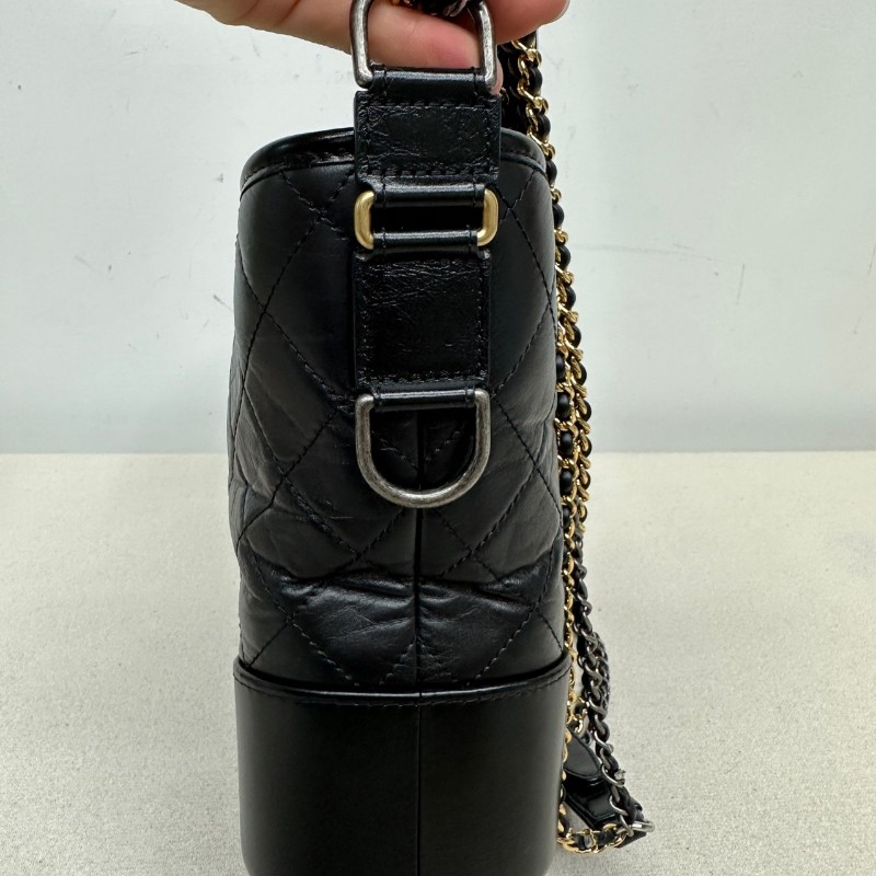 CHANEL GABRIELLE 中號 黑色金扣牛皮菱格紋-3