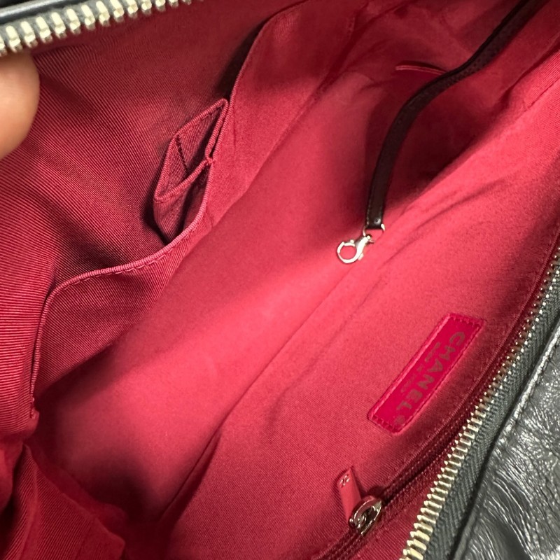 CHANEL GABRIELLE 中號 黑色金扣牛皮菱格紋-5