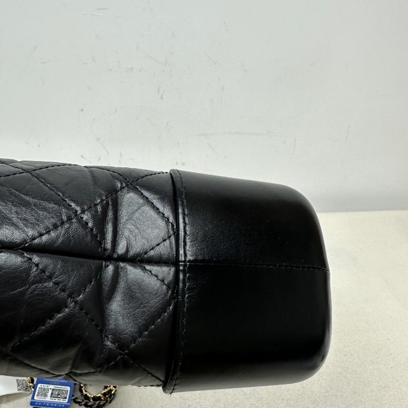 CHANEL GABRIELLE 中號 黑色金扣牛皮菱格紋-7