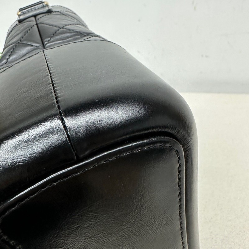 CHANEL GABRIELLE 中號 黑色金扣牛皮菱格紋-10