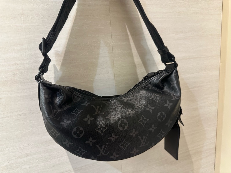 LV 黑灰原花黑釦Hamac PM斜背彎月包M47158-1