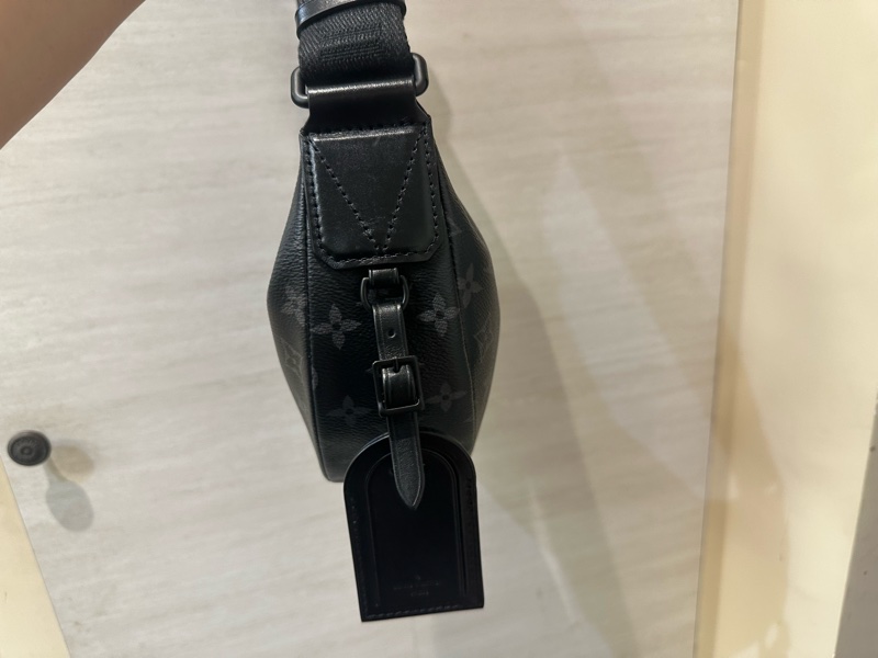 LV 黑灰原花黑釦Hamac PM斜背彎月包M47158-2