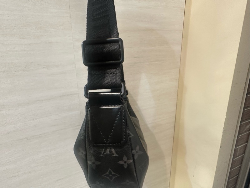 LV 黑灰原花黑釦Hamac PM斜背彎月包M47158-3