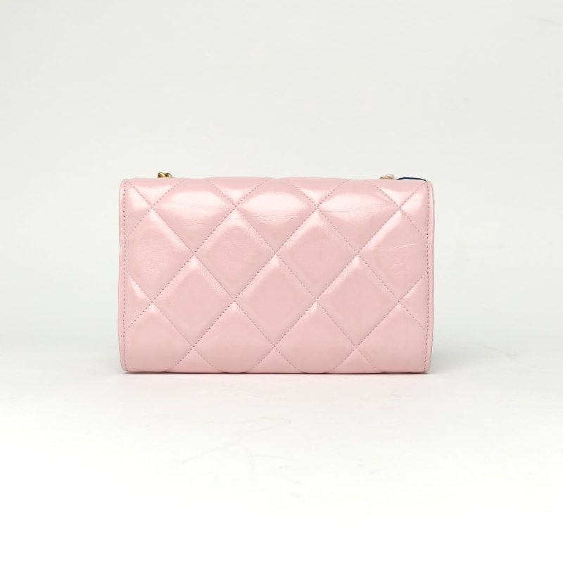 CHANEL 粉色牛皮鐳射標金扣22BCF金幣鏈條woc肩背包-1