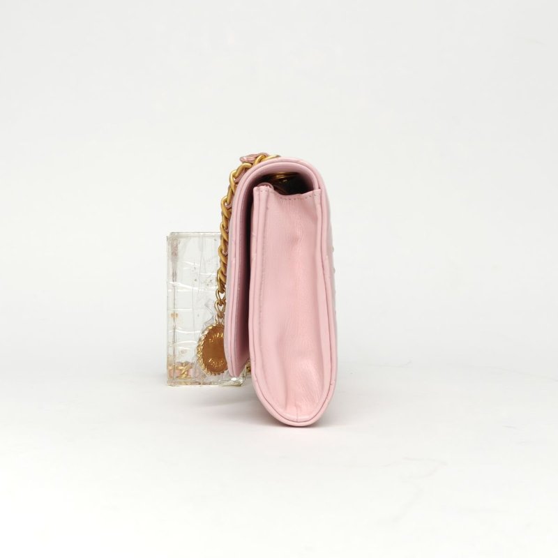 CHANEL 粉色牛皮鐳射標金扣22BCF金幣鏈條woc肩背包-2