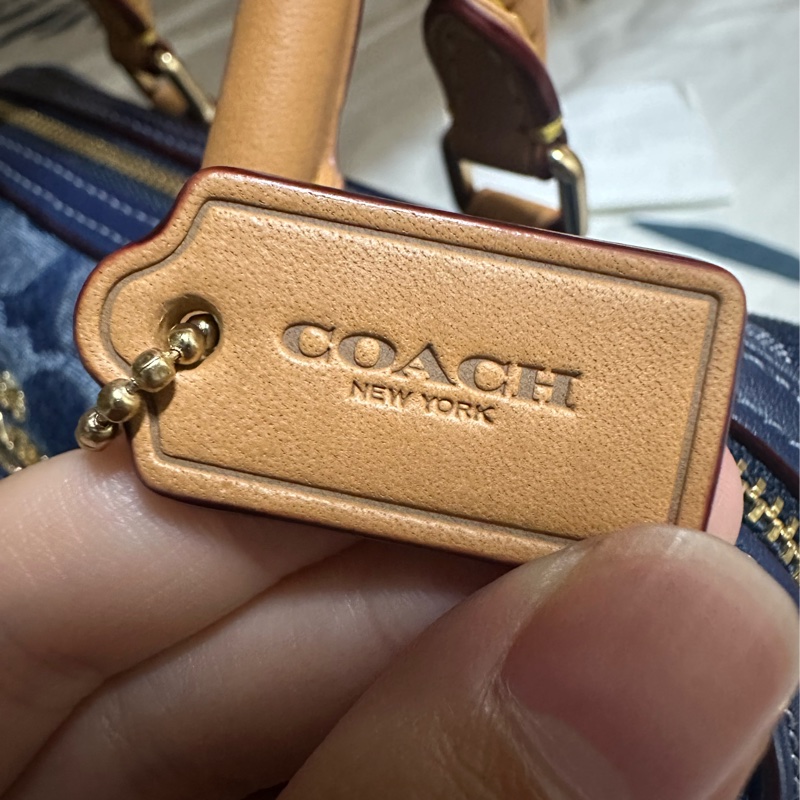 COACH 迷你Rowan 斜背包-24