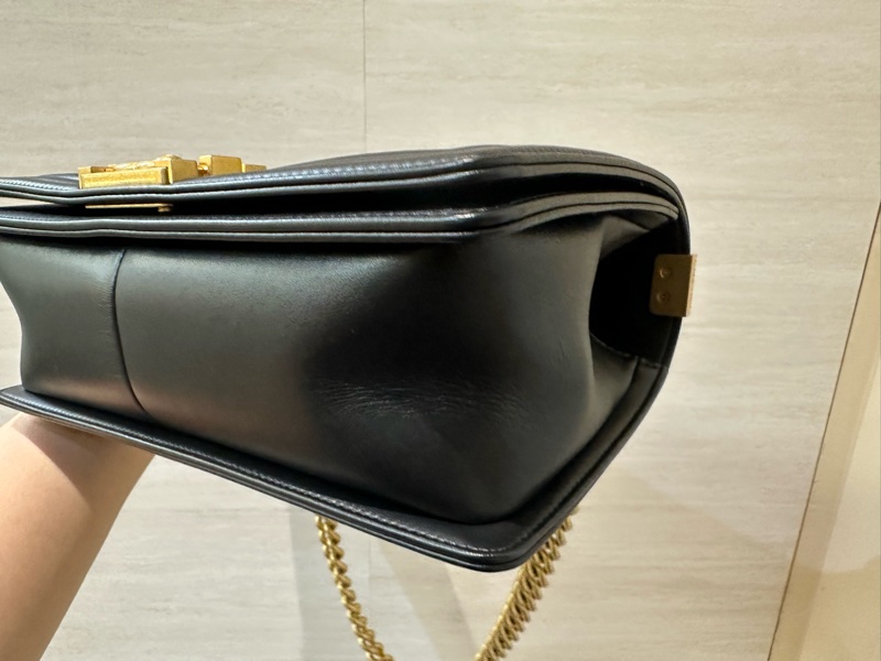 Chanel 黑牛皮菱格紋霧金釦boy25A67086-7