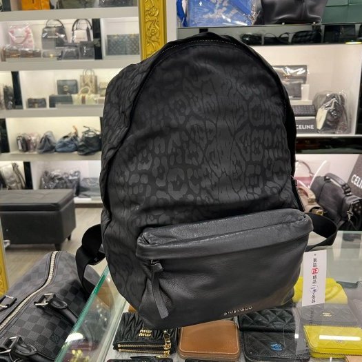 東區正精品㊣GIVENCHY LOGO 黑色尼龍拚皮革前口袋豹紋帆布後背包 RZ5965-1