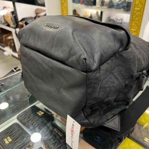 東區正精品㊣GIVENCHY LOGO 黑色尼龍拚皮革前口袋豹紋帆布後背包 RZ5965-4