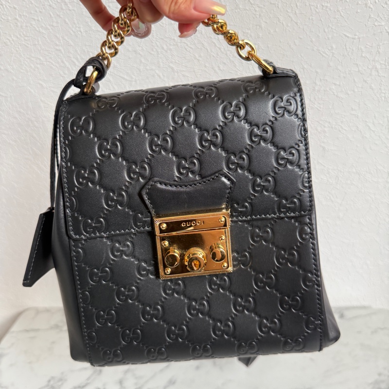 Gucci 壓紋後背包💕-1