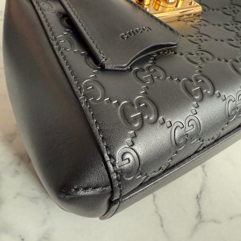 Gucci 壓紋後背包💕-15