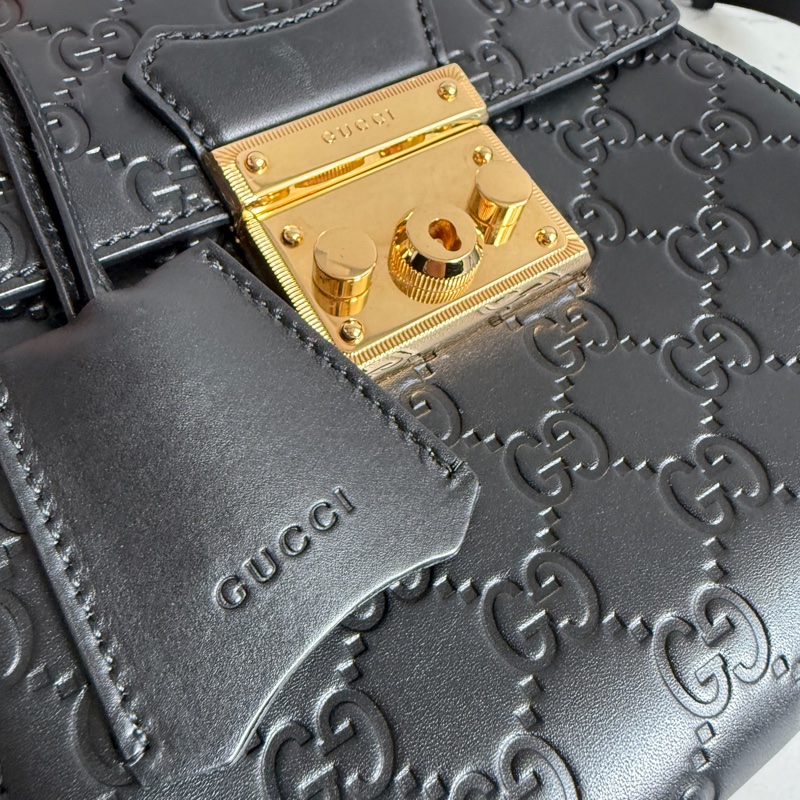 Gucci 壓紋後背包💕-16