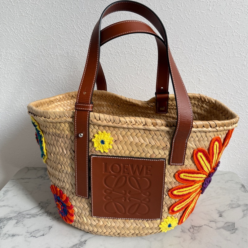 Loewe 超可愛花花草編包 很甜-0