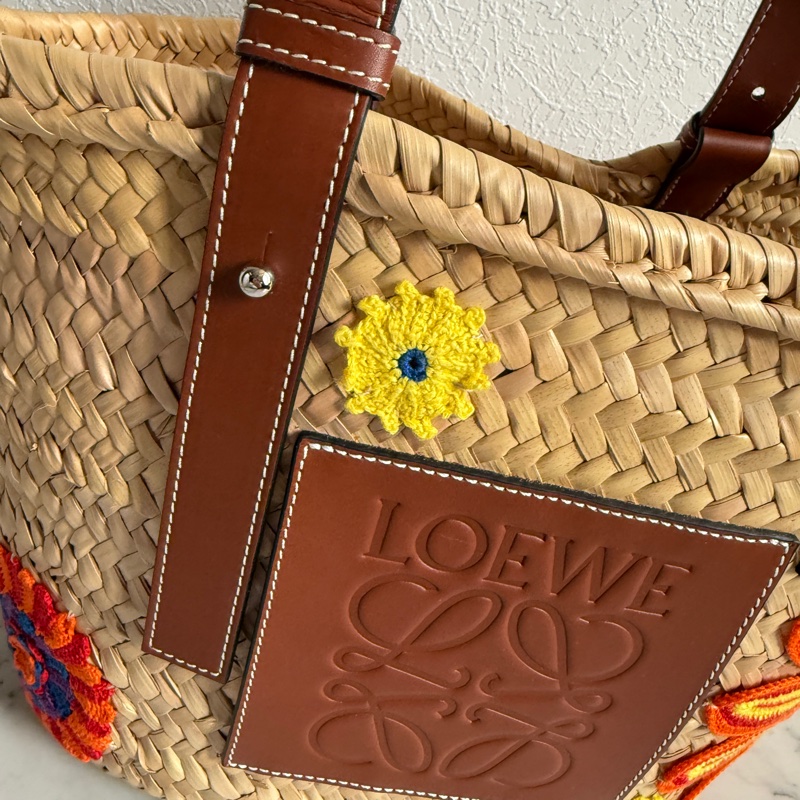 Loewe 超可愛花花草編包 很甜-1