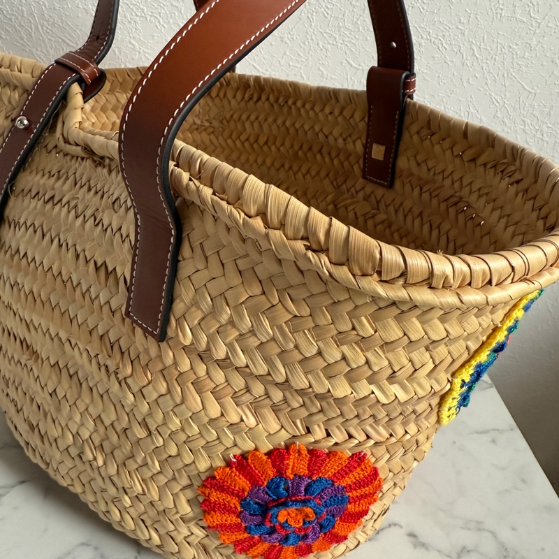 Loewe 超可愛花花草編包 很甜-3